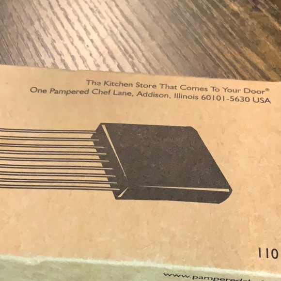 New Pampered Chef Hold 'N Slice Slicer - Picture 4 of 5